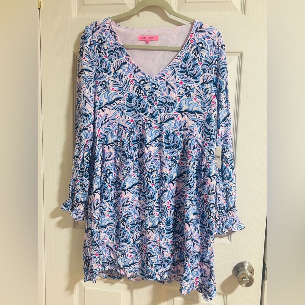 Floral V-Neck Women's Top Simply Southern Sz Medium NWT